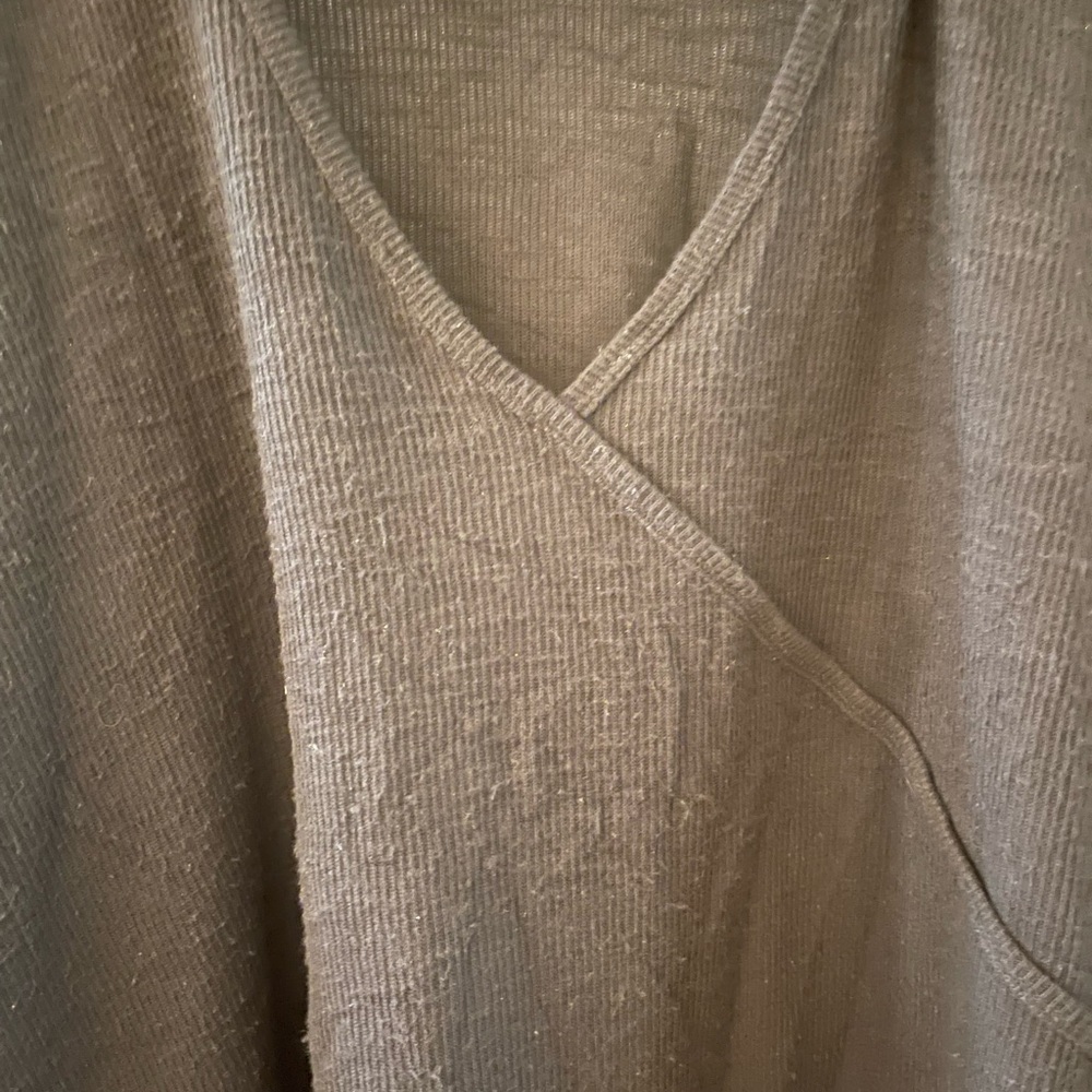 a.n.a Black V-Neck Women's Sweater - Picture 2 of 4